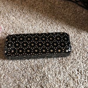 Cool looking sunglass case😎